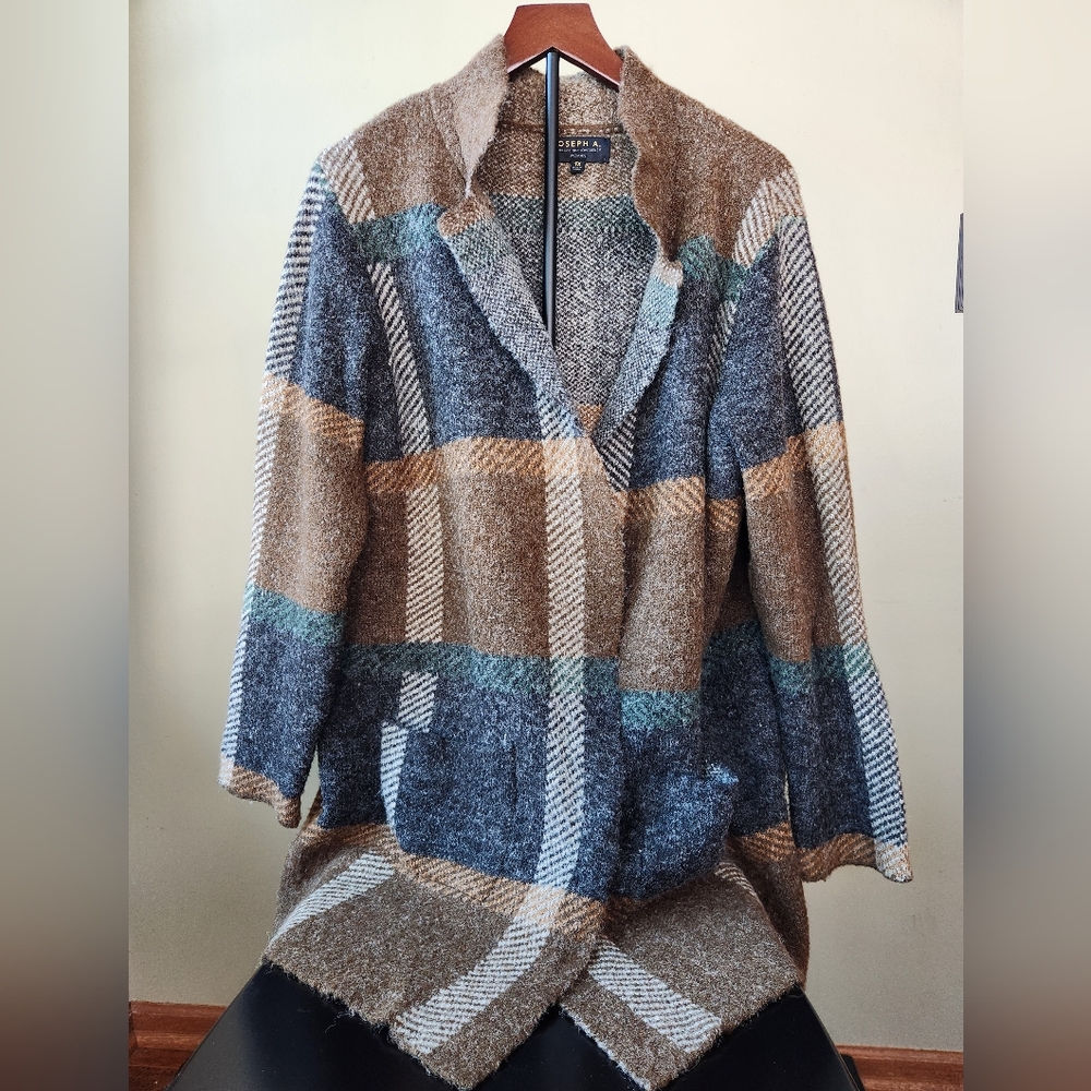 Joseph A Women's Blue and Brown Plaid Cardigan